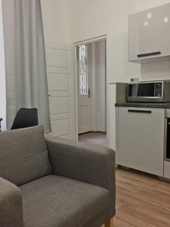 Hadik * Budapest